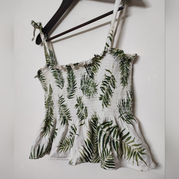 H&M Palm Print Smocked Top 💚 - Picture 12 of 13